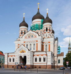 Russisch-orthodoxe Kathedrale mit Zwiebeltürmen in Tallinn, Estland