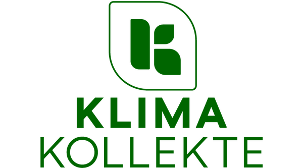 Grünes Logo der Klima-Kollekte mit Blattmotiv und Schrift auf schwarzem Grund